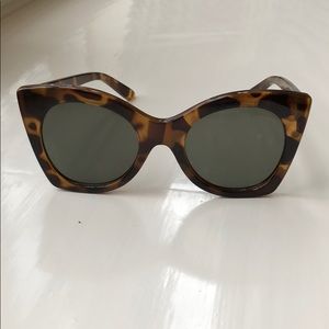 Le Specs - “savanna” sunglasses